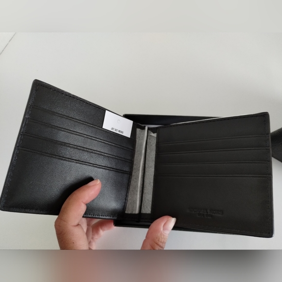 Men's Michael Kors Wallet with Card holder - Picture 3 of 6